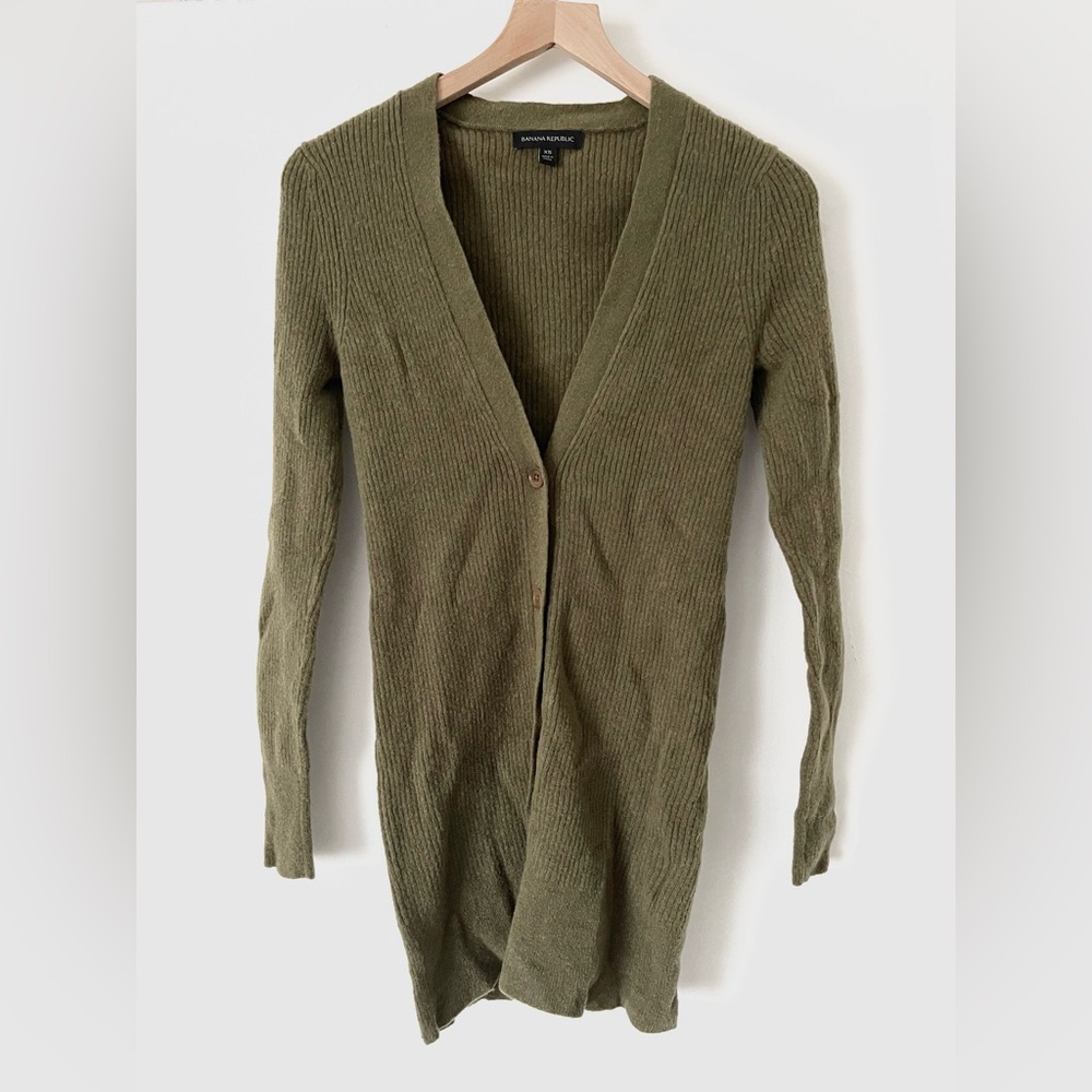 Banana Republic Women's Ribbed Knit Cardigan Muted Green Marino Wool Blend Chic
